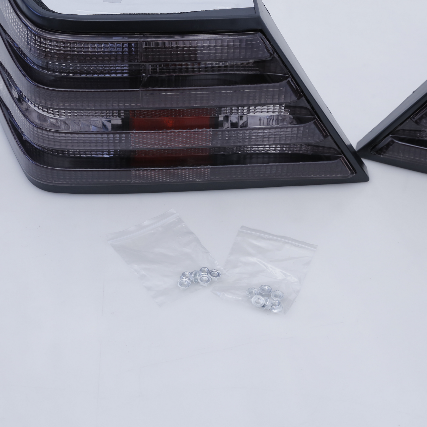 Rear Tail Light Smoke Left Right Set Mercedes W124 1983-95 1248206164 1248206264