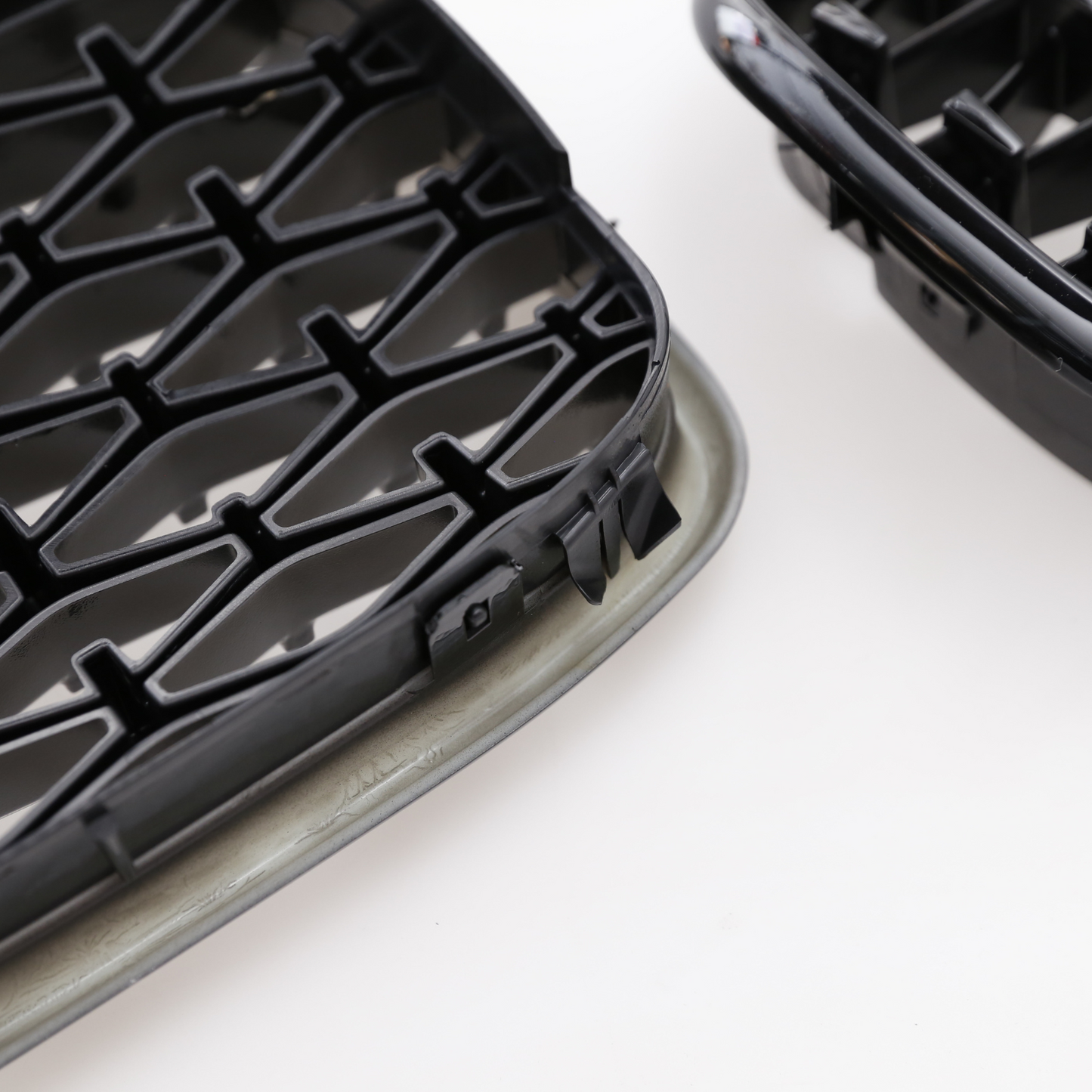 BMW 3 E39 Gloss Black Diamond Mesh Grille 1996-2003 Kidney Grille Pair