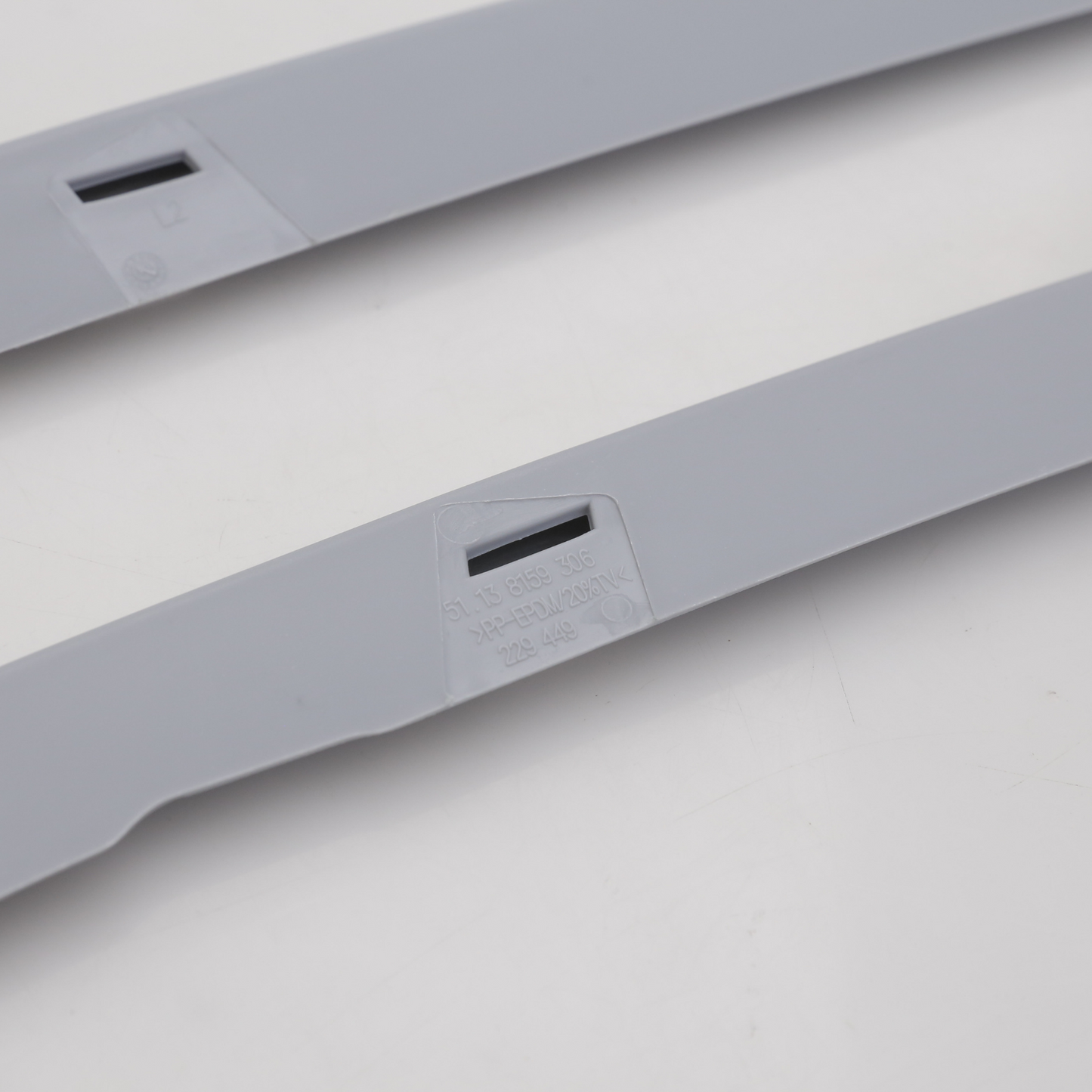 Headlight Lower Trim Left Right Set for BMW E39 1996–03 51138168809 51138168810