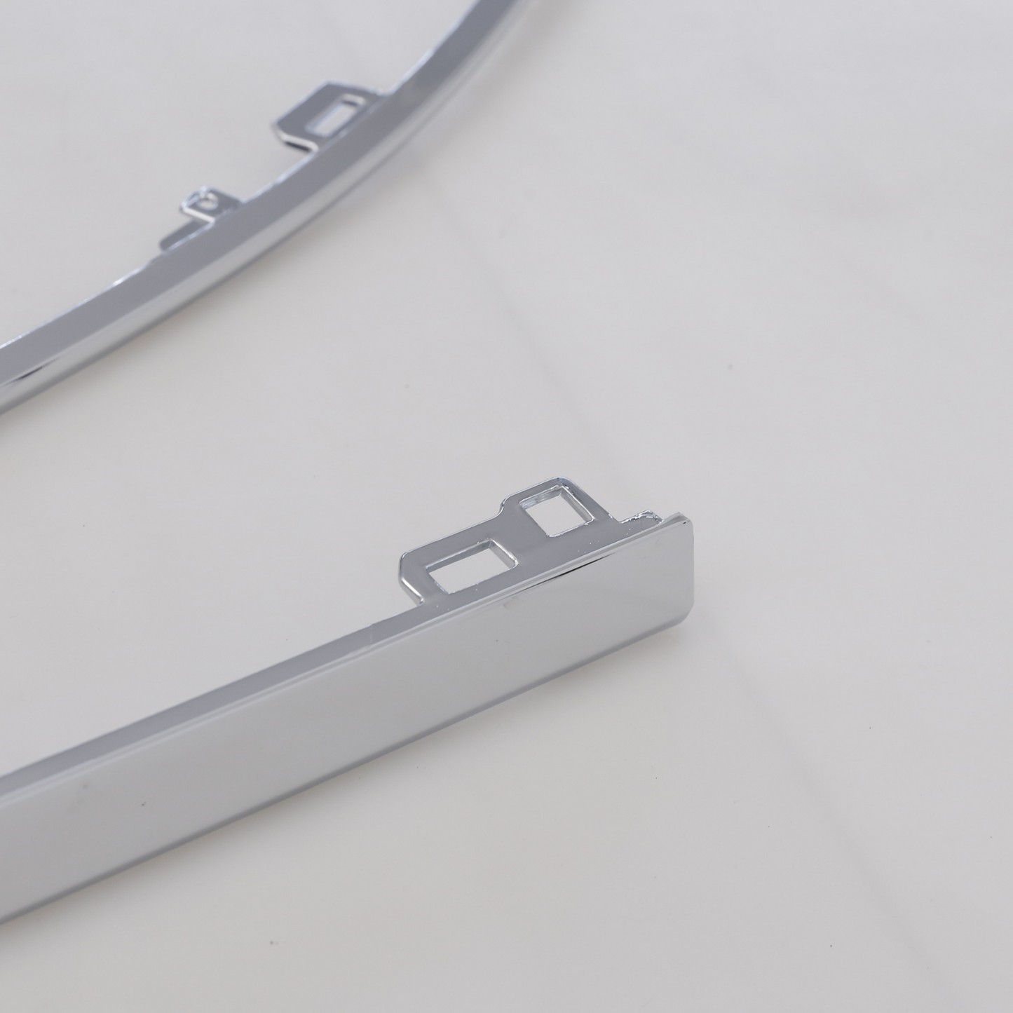 Rear Bumper Chrome Molding Set for VW Passat 2015- 3G0853841 3G0853842
