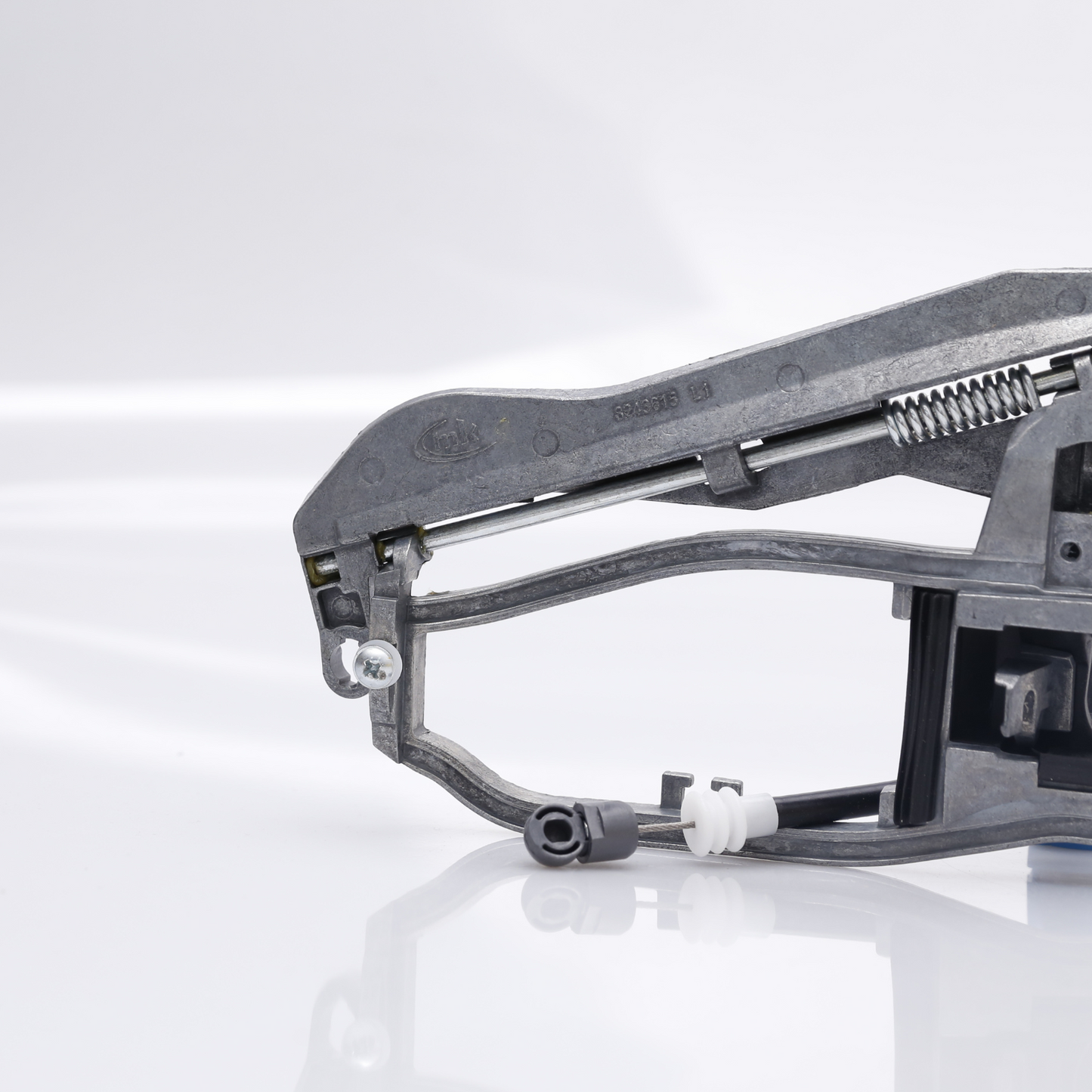 BMW X5 E53 Door Handle Carrier Driver Side Front Left 1pcs