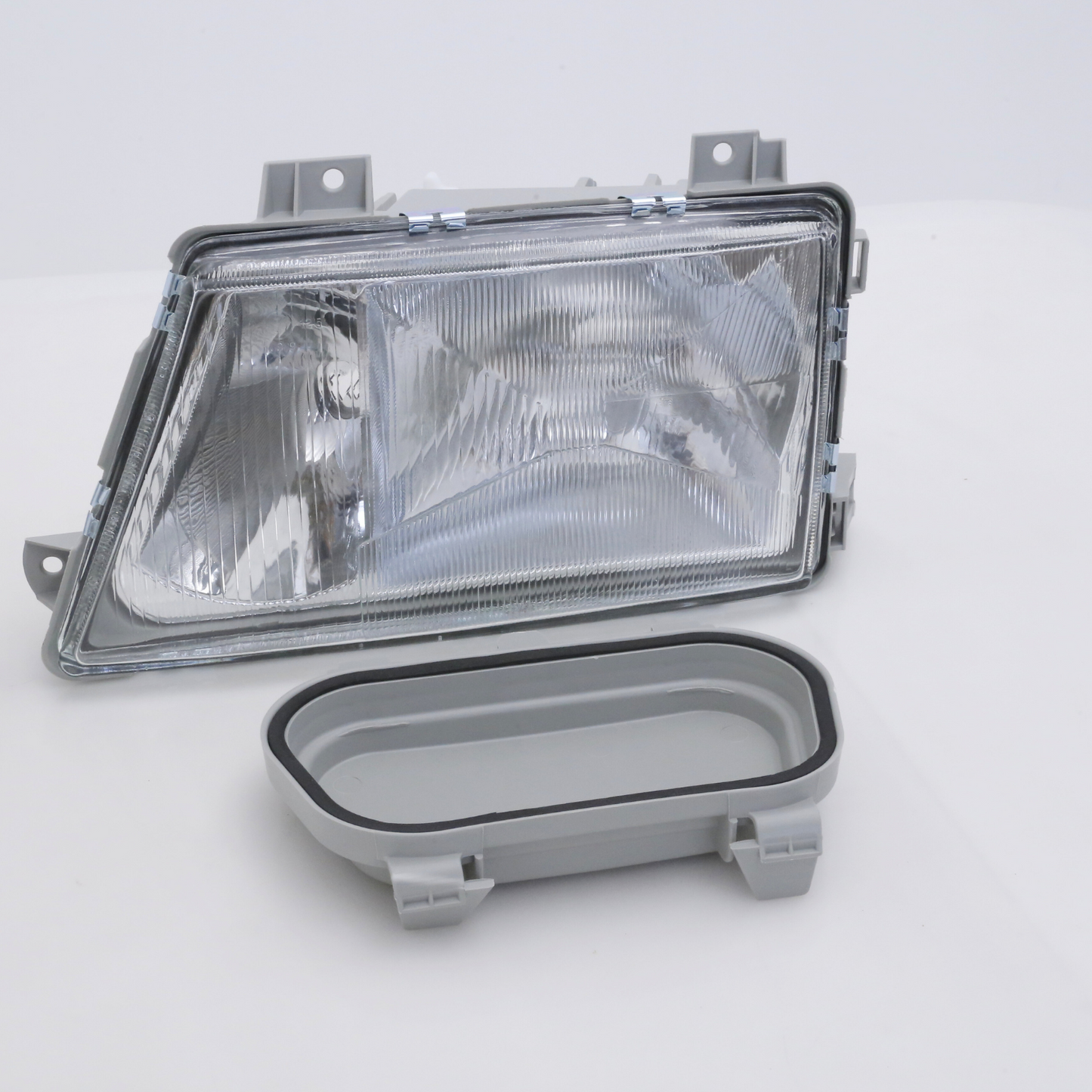 Headlight Right for Mercedes Sprinter 1995-2000 Manual Non-fog A9018200261