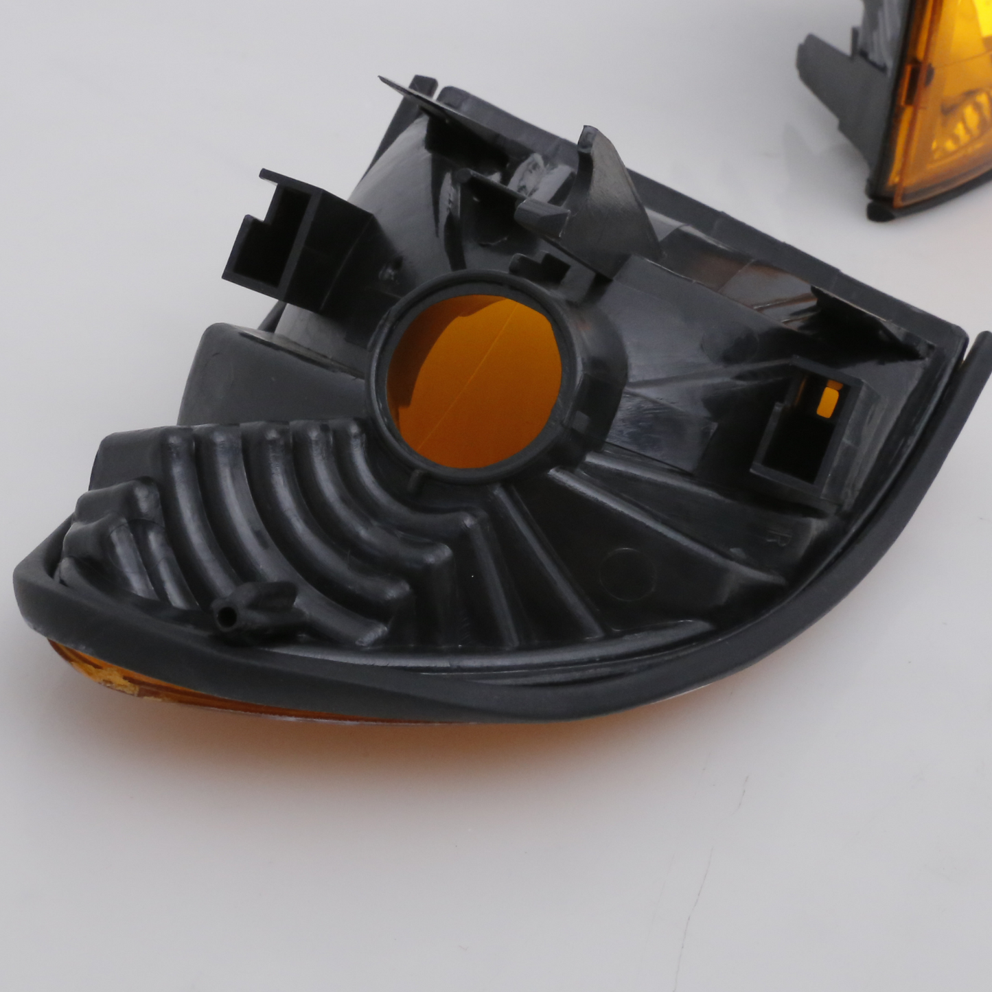 Turn Signal Right Crystal Yellow for BMW E38 1994-1998 A0381209R