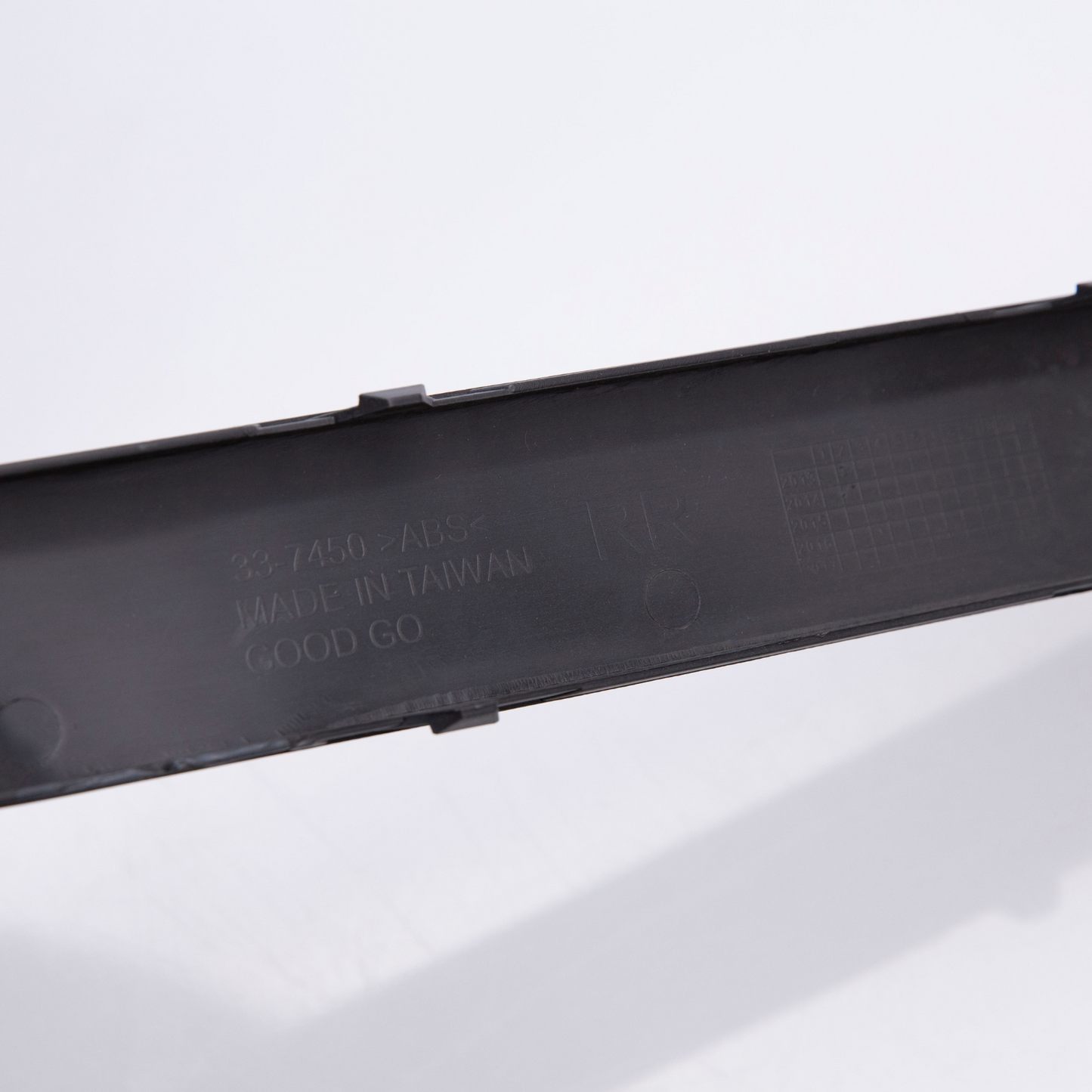 Bumper Trim Molding Rear for 2005-2008 BMW E65 Left- Right 2pcs 7 Series