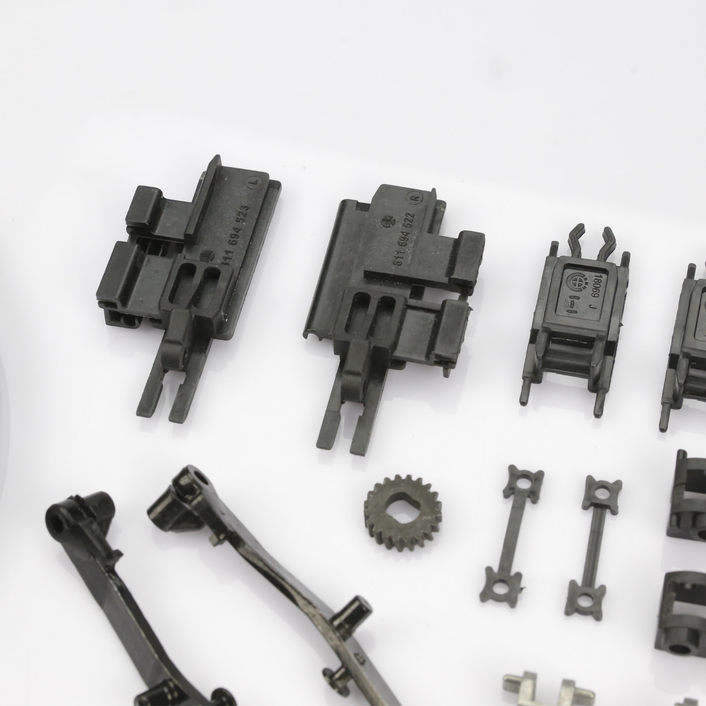 Sunroof Repair Kit 16pcs with Sliders and Seal Full Set for BMW E39 1995–2003