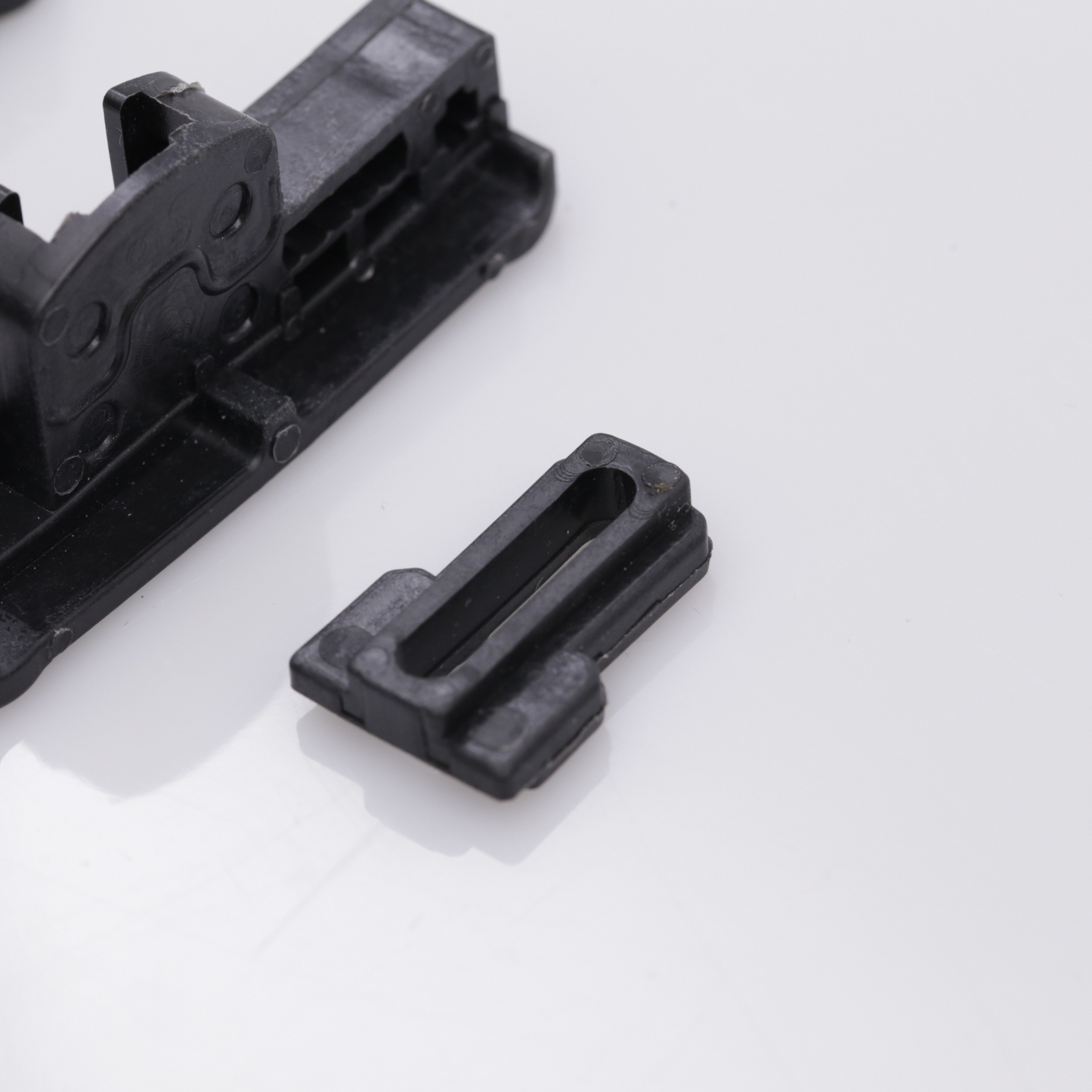 Sunroof Part for Renault Latitude 2010-24 Plastic Sunroof Clip Slideway Ceiling