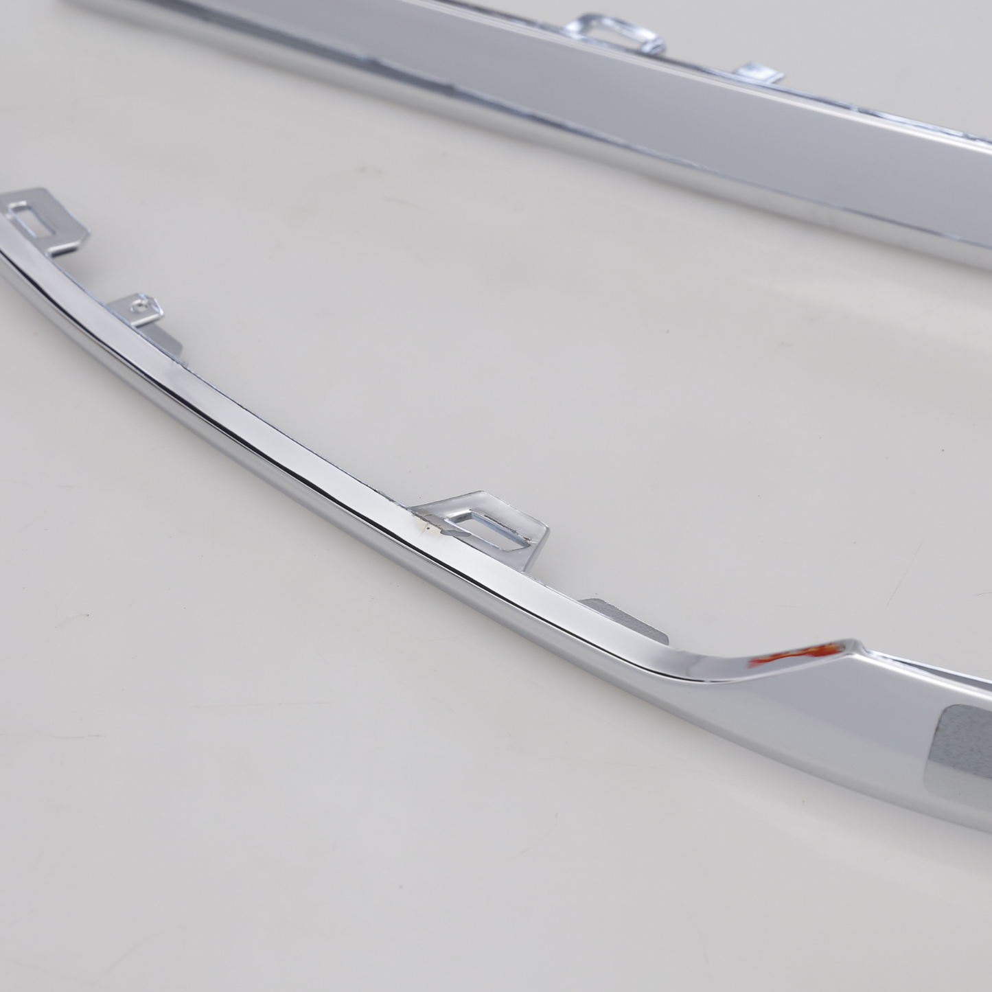 Rear Bumper Chrome Molding Set for VW Passat 2015- 3G0853841 3G0853842