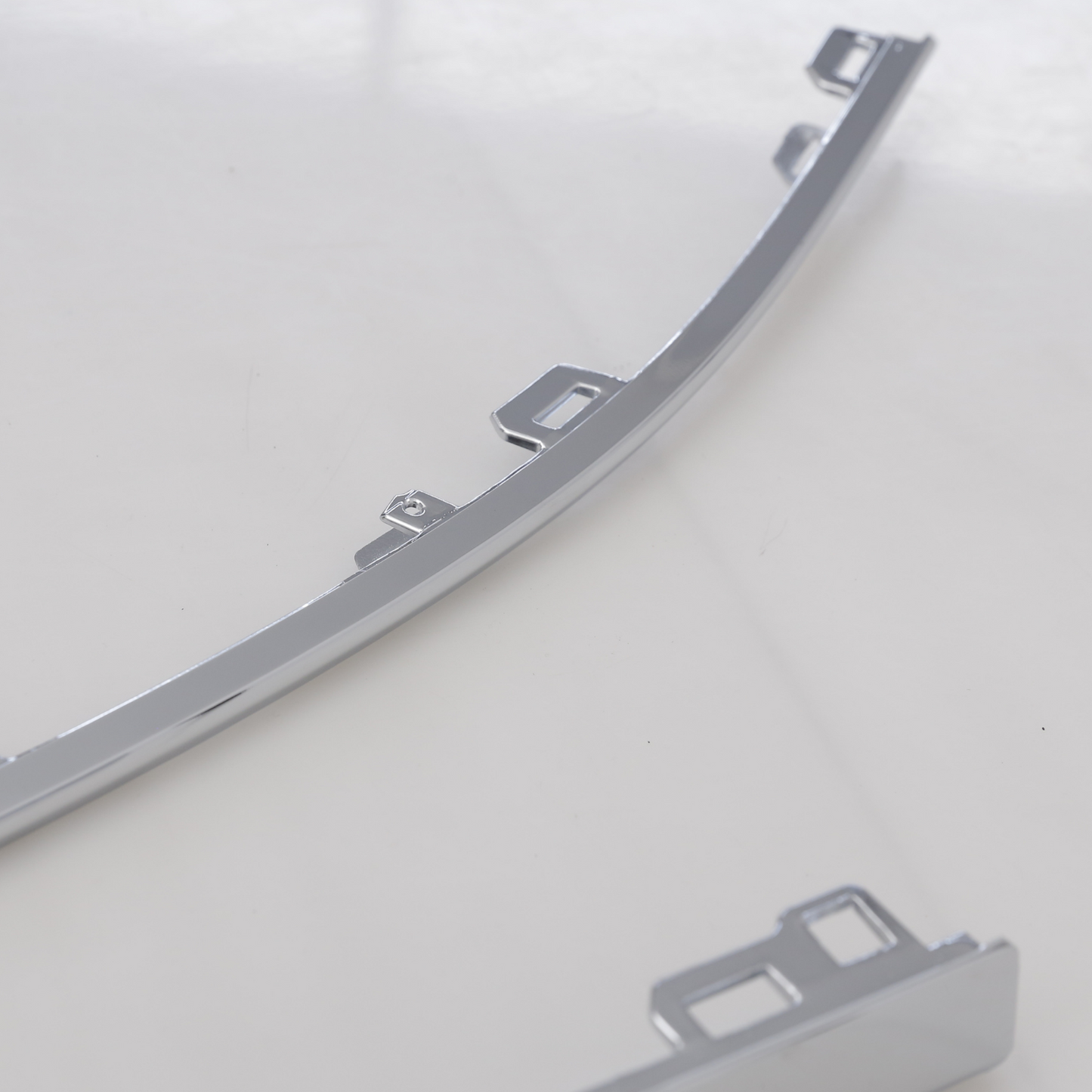 Rear Bumper Chrome Molding Set for VW Passat 2015- 3G0853841 3G0853842