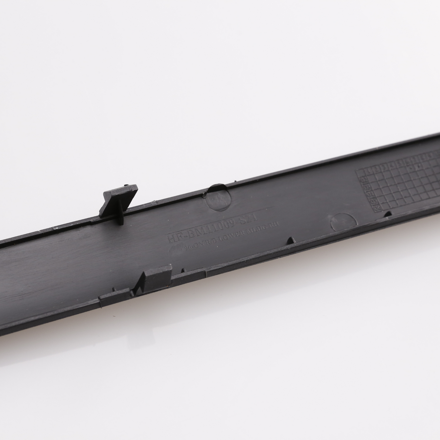 Rear Bumper Trim Strip for BMW E39 528i 1996-2001 5 Series Bumper Moulding Trims