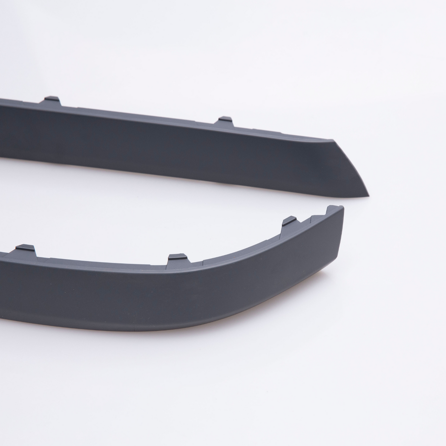 Bumper Trim Molding Rear for 2005-2008 BMW E65 Left- Right 2pcs 7 Series