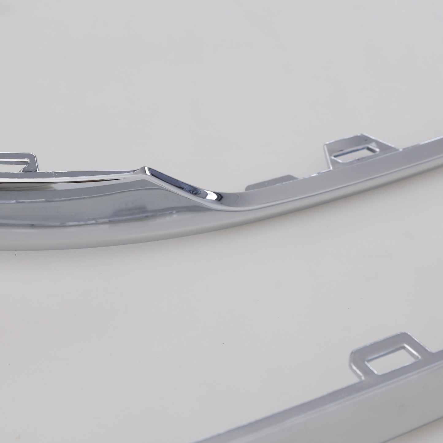 Rear Bumper Chrome Molding Set for VW Passat 2015- 3G0853841 3G0853842